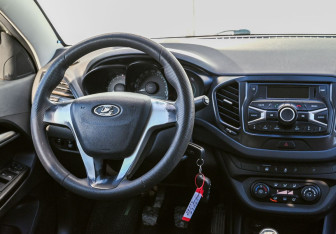 Подержанный автомобиль LADA (ВАЗ) Vesta Sedan 2016 года (11 фото)