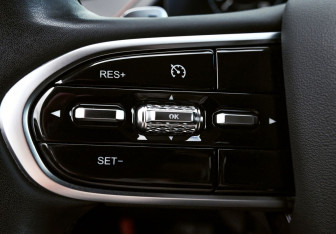 Подержанный автомобиль Omoda S5 GT 2023 года (14 фото)