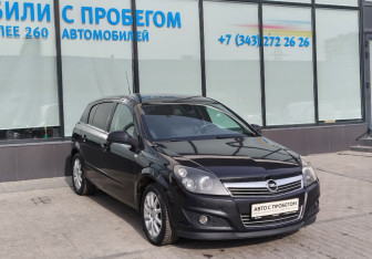 Подержанный автомобиль Opel Astra Hatchback 2013 года (7 фото)