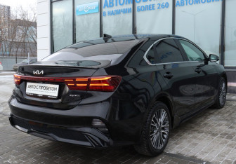 Подержанный автомобиль Kia Cerato Sedan 2022 года (5 фото)