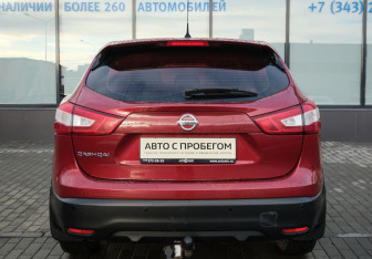 Подержанный автомобиль Nissan Qashqai 2014 года (4 фото)