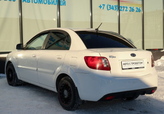Подержанный автомобиль Kia Rio Sedan 2011 года (3 фото)