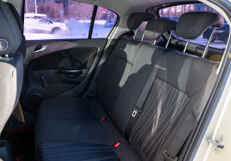Подержанный автомобиль Opel Corsa 2008 года (19 фото)
