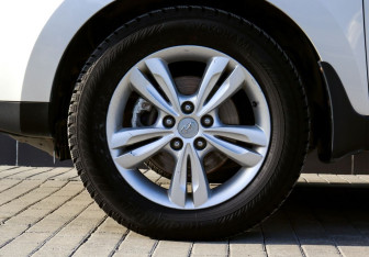 Подержанный автомобиль Hyundai ix35 2011 года (20 фото)