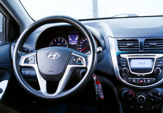 Подержанный автомобиль Hyundai Solaris Sedan 2014 года (19 фото)