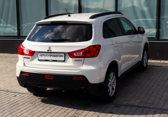 Подержанный автомобиль Mitsubishi ASX 2013 года (5 фото)