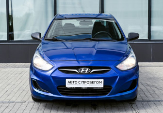 Подержанный автомобиль Hyundai Solaris Sedan 2013 года (8 фото)