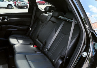 Подержанный автомобиль Kia Sorento 2023 года (17 фото)