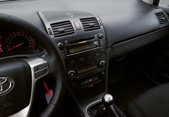 Подержанный автомобиль Toyota Avensis Sedan 2009 года (9 фото)