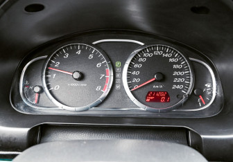 Подержанный автомобиль Mazda 6 Sedan 2006 года (11 фото)