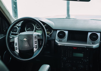 Подержанный автомобиль Land Rover Discovery 2007 года (10 фото)