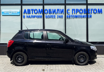 Подержанный автомобиль Skoda Fabia Hatchback 2010 года (6 фото)