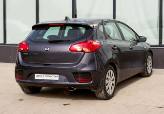 Подержанный автомобиль Kia Ceed Hatchback 2017 года (5 фото)