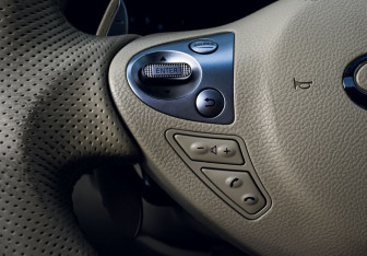 Подержанный автомобиль Infiniti FX 2011 года (14 фото)