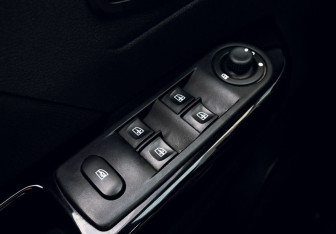 Подержанный автомобиль Renault Kaptur 2017 года (13 фото)