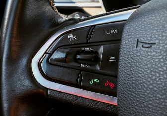 Подержанный автомобиль Geely Atlas Pro 2023 года (14 фото)