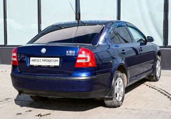 Подержанный автомобиль Skoda Octavia Liftback 2008 года (18 фото)