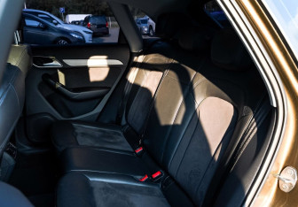 Подержанный автомобиль Audi Q3 2013 года (18 фото)