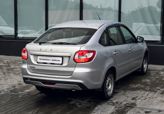 Подержанный автомобиль LADA (ВАЗ) Granta Liftback 2019 года (5 фото)