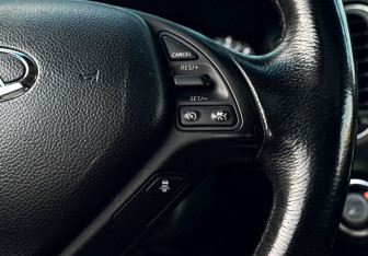 Подержанный автомобиль Infiniti QX50 2015 года (13 фото)