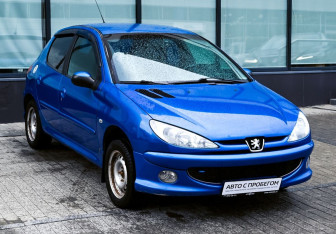 Подержанный автомобиль Peugeot 206 Hatchback 2007 года (7 фото)