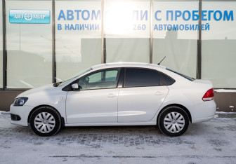 Подержанный автомобиль Volkswagen Polo Sedan 2015 года (2 фото)