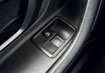 Подержанный автомобиль Skoda Fabia Hatchback 2010 года (11 фото)