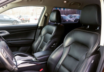 Подержанный автомобиль Geely Atlas 2019 года (17 фото)