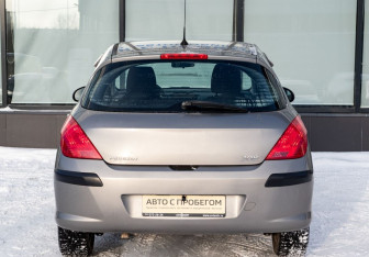 Подержанный автомобиль Peugeot 308 Hatchback 2010 года (4 фото)