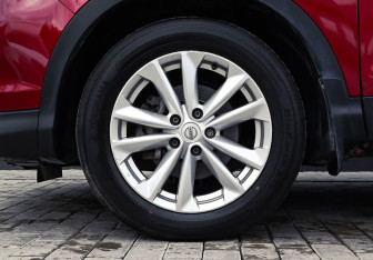 Подержанный автомобиль Nissan Qashqai 2014 года (14 фото)