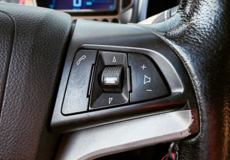 Подержанный автомобиль Chevrolet Aveo Sedan 2012 года (13 фото)