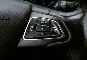 Подержанный автомобиль Ford Focus Sedan 2017 года (13 фото)