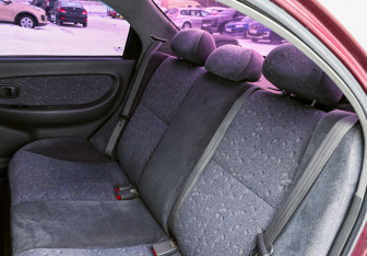 Подержанный автомобиль Kia Spectra Sedan 2006 года (18 фото)