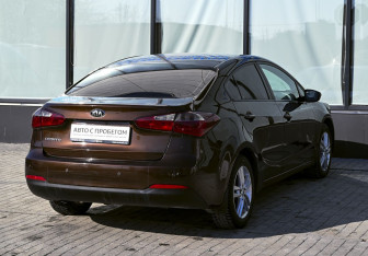 Подержанный автомобиль Kia Cerato Sedan 2015 года (5 фото)