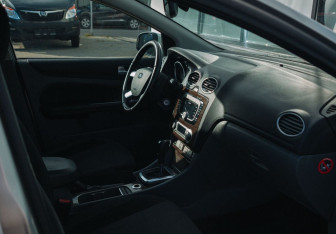 Подержанный автомобиль Ford Focus Sedan 2008 года (11 фото)