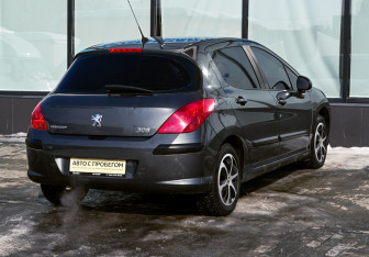 Подержанный автомобиль Peugeot 308 Hatchback 2010 года (5 фото)
