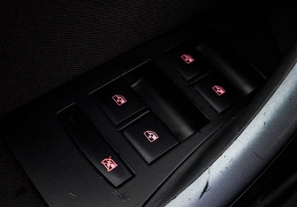 Подержанный автомобиль Opel Astra Sedan 2012 года (15 фото)