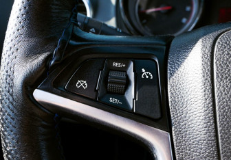 Подержанный автомобиль Opel Meriva 2012 года (13 фото)
