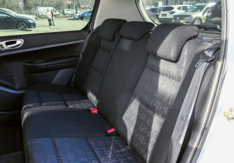 Подержанный автомобиль Peugeot 307 Hatchback 2001 года (15 фото)