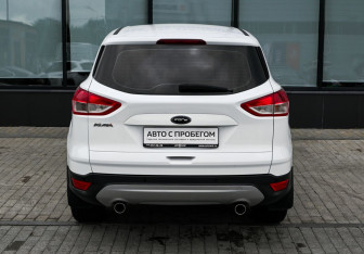 Подержанный автомобиль Ford Kuga 2014 года (4 фото)