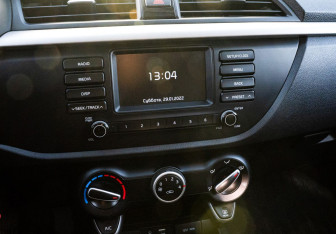 Подержанный автомобиль Kia Rio Hatchback 2018 года (15 фото)