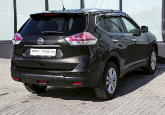 Подержанный автомобиль Nissan X-Trail 2015 года (5 фото)