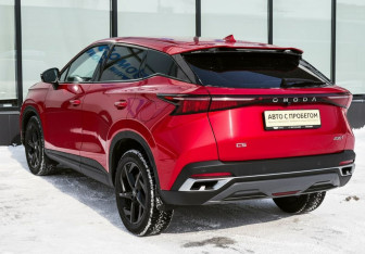 Подержанный автомобиль Omoda C5 2023 года (3 фото)