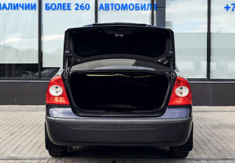 Подержанный автомобиль Ford Focus Sedan 2007 года (18 фото)