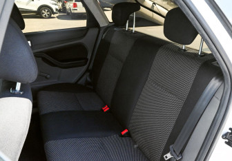 Подержанный автомобиль Ford Focus Hatchback 2011 года (15 фото)