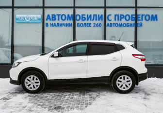 Подержанный автомобиль Nissan Qashqai 2014 года (2 фото)