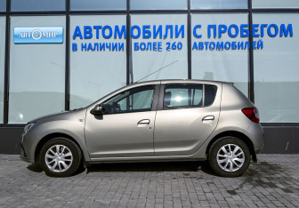 Подержанный автомобиль Renault Sandero 2018 года (2 фото)