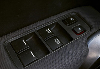 Подержанный автомобиль Honda CR-V 2008 года (12 фото)