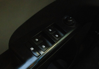 Подержанный автомобиль Chevrolet Aveo Sedan 2013 года (11 фото)