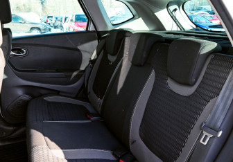 Подержанный автомобиль Renault Kaptur 2019 года (19 фото)